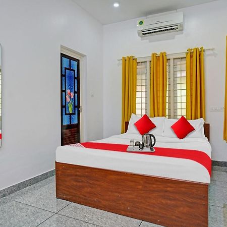 Oyo Thykoodam Sleep Inn Kochi Exterior photo