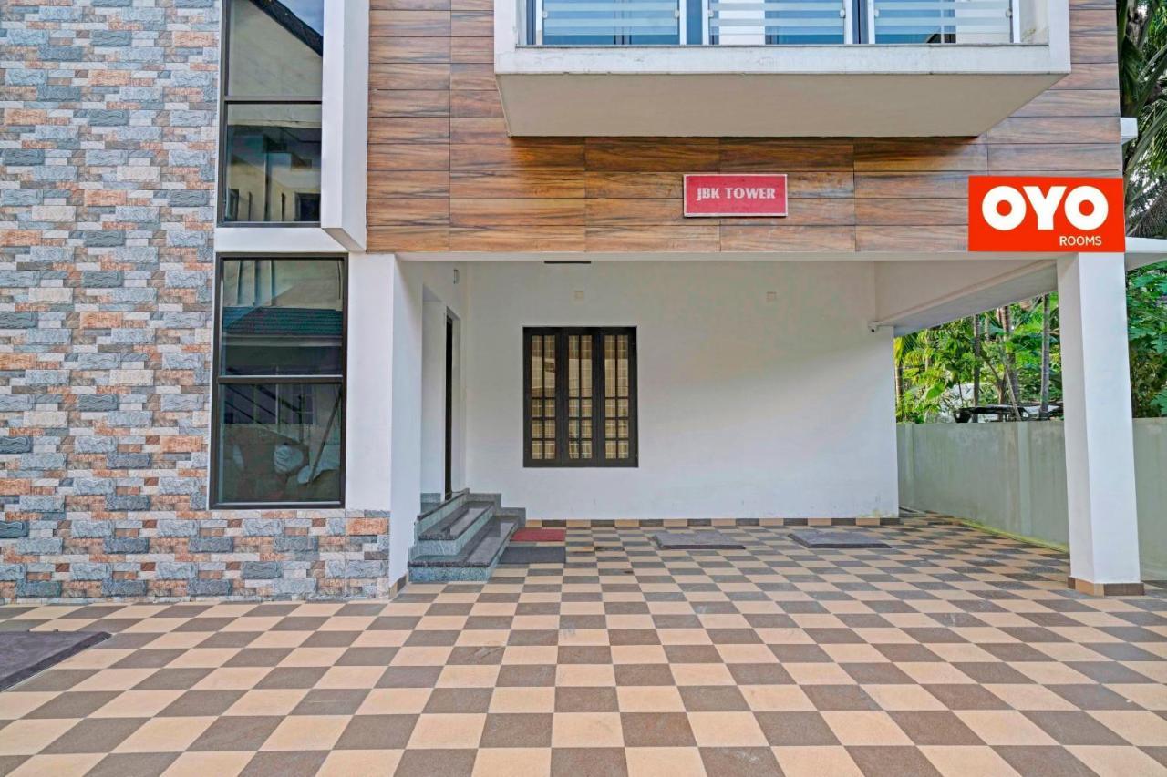 Oyo Thykoodam Sleep Inn Kochi Exterior photo